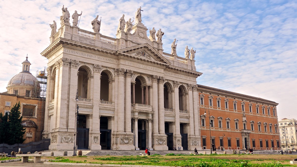 Basilica Di San Giovanni E Palazzo