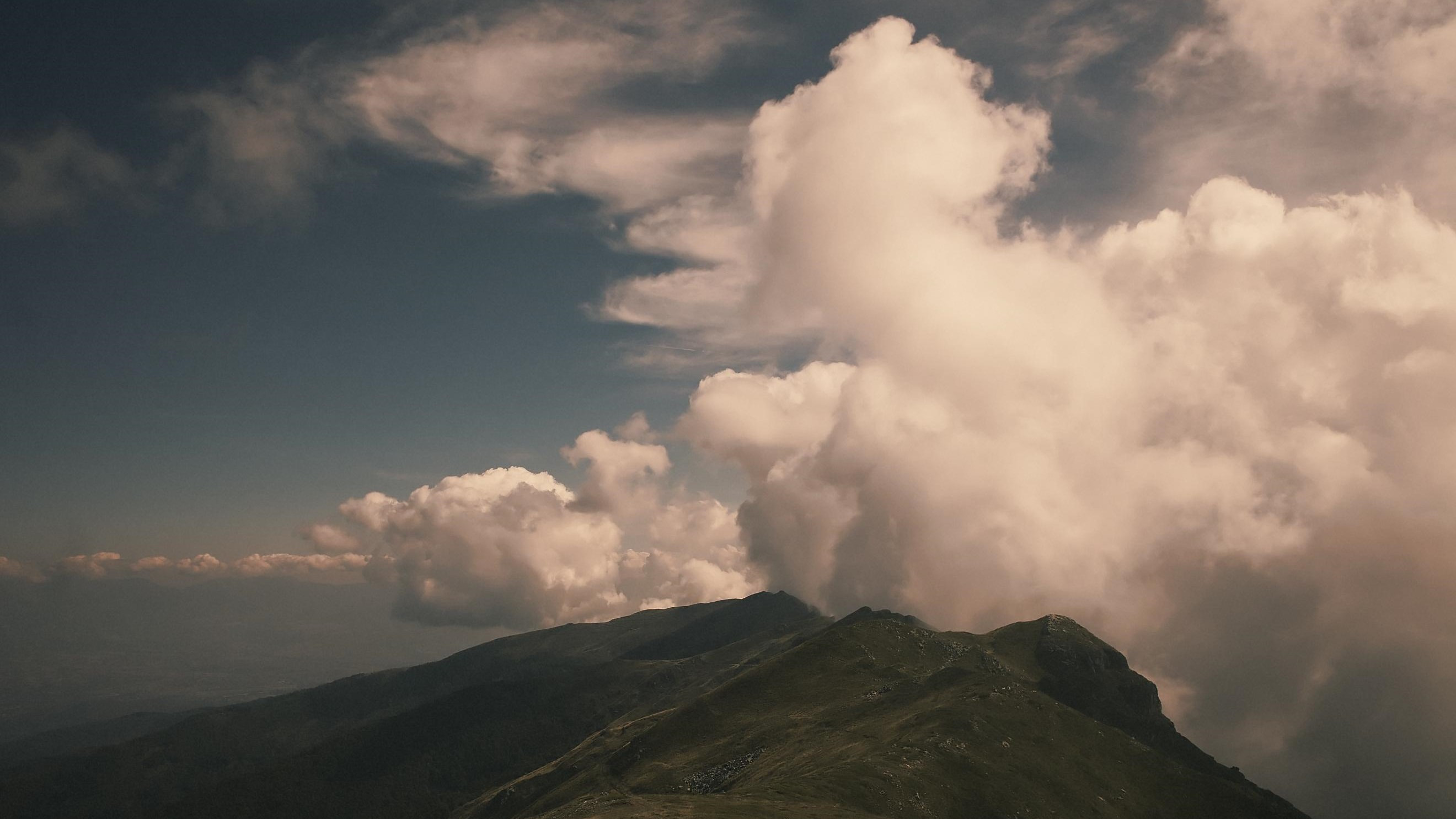 2 Berg Wolk