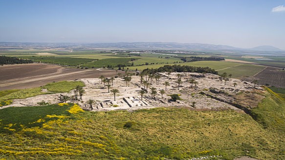 Wikimedia AERIAL VIEW OF TEL MEGIDDO (7723470910)