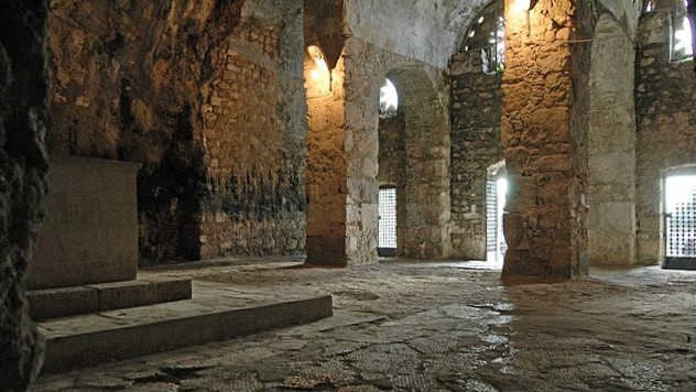 Wikimedia Antakya Church Of St. Peter Interior General ın 2004 01