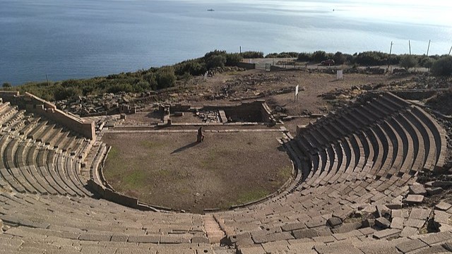 Wikimedia Assos Antik Kenti 02