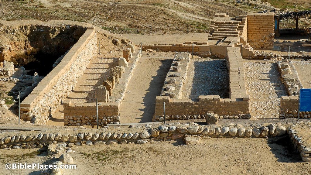 BiblePlaces Beersheba Tripartite Pillared Building Storehouse Tb122304352
