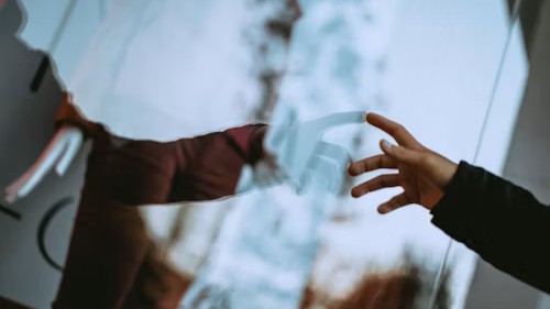 5p Photo 1556644424 2379c2803793