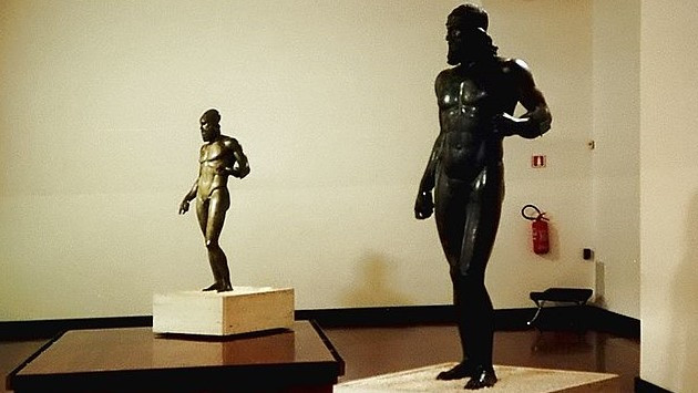 Wikimedia Bronzi Di Riace Statua A+B